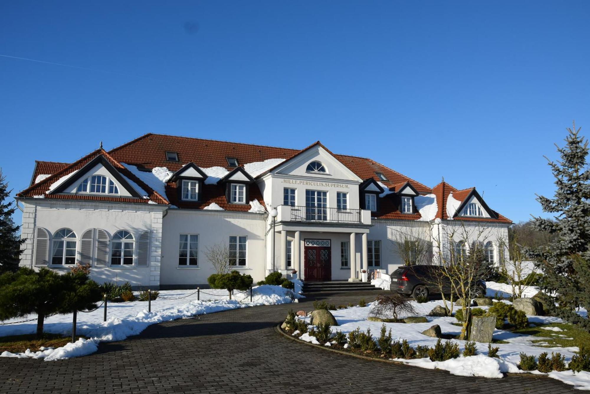 Palac I Folwark Nemino Sierakowice  외부 사진