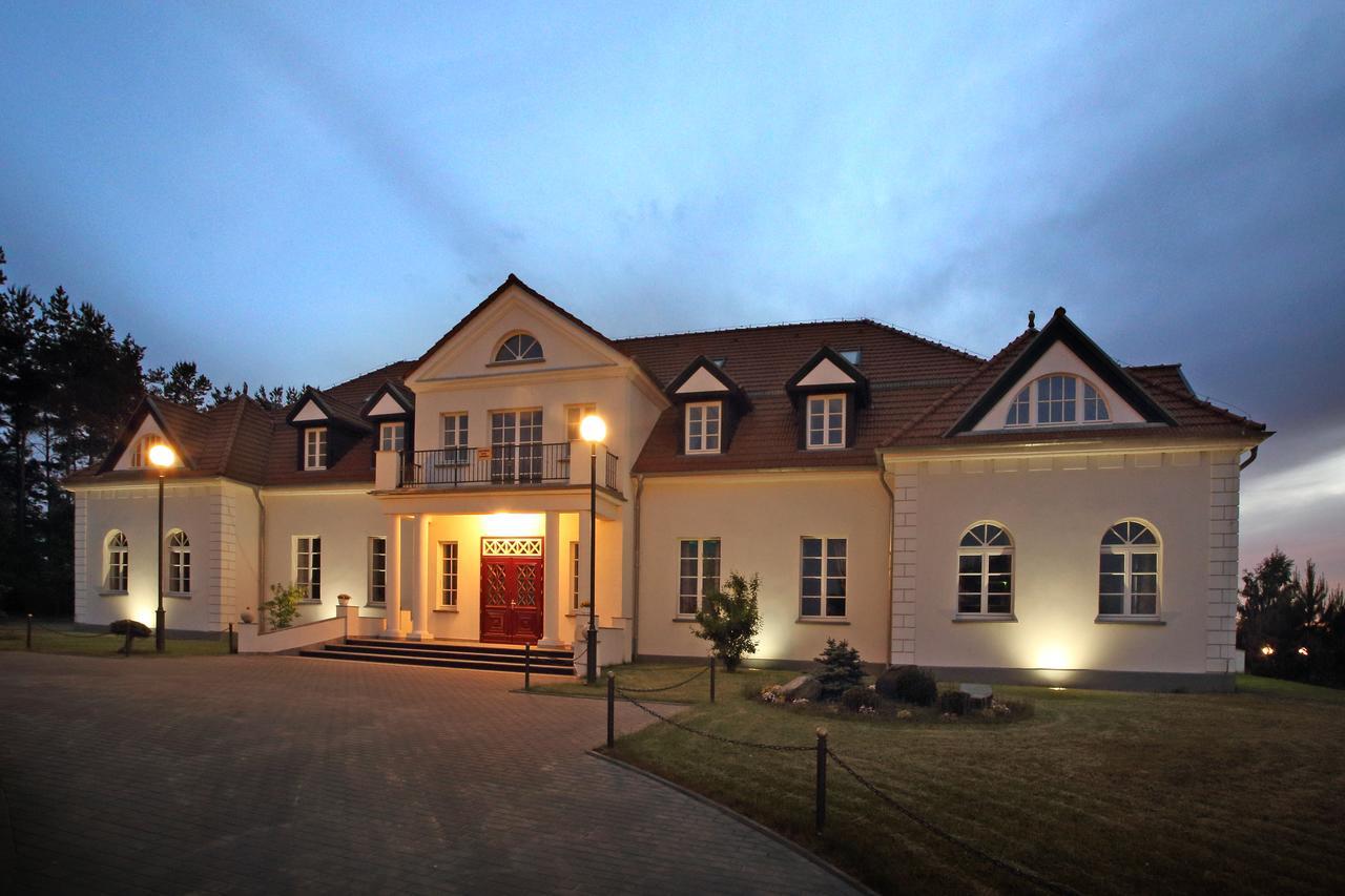 Palac I Folwark Nemino Sierakowice  외부 사진
