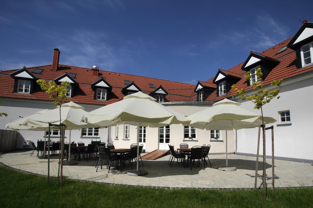 Palac I Folwark Nemino Sierakowice  외부 사진