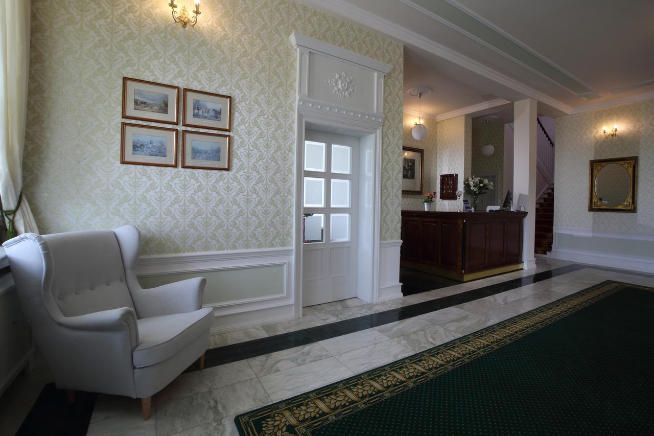 Palac I Folwark Nemino Sierakowice  외부 사진
