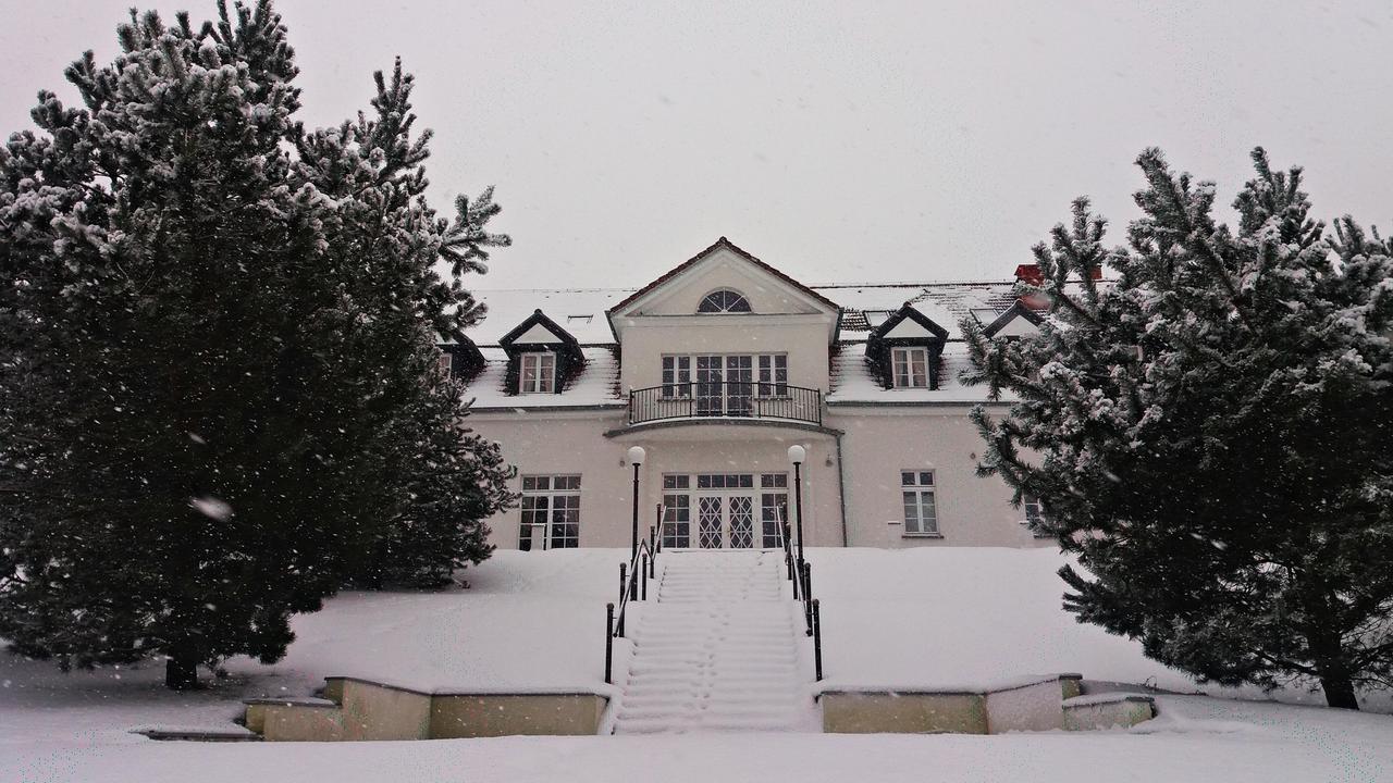 Palac I Folwark Nemino Sierakowice  외부 사진