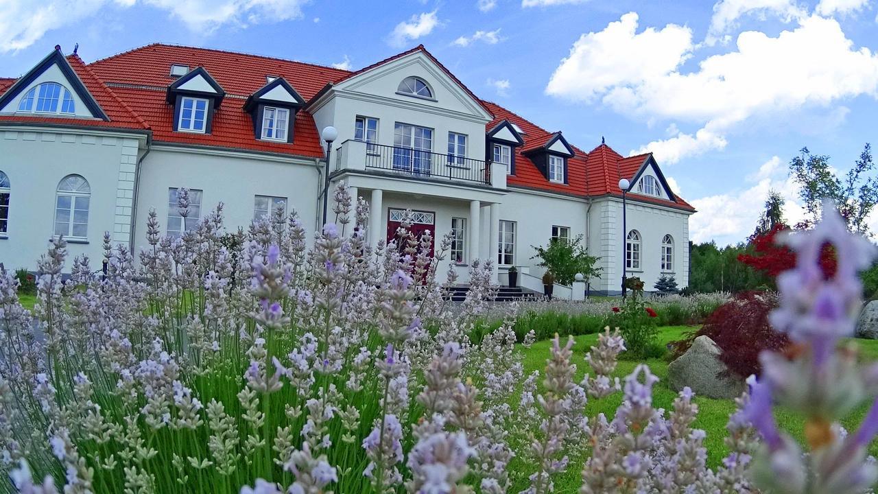 Palac I Folwark Nemino Sierakowice  외부 사진